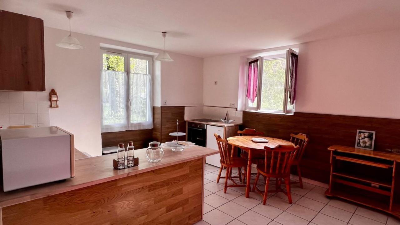 Superbe Appartement Aubessagne Exteriör bild